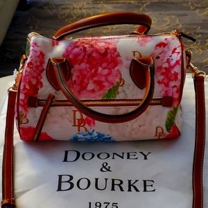Dooney & Bourke Bag